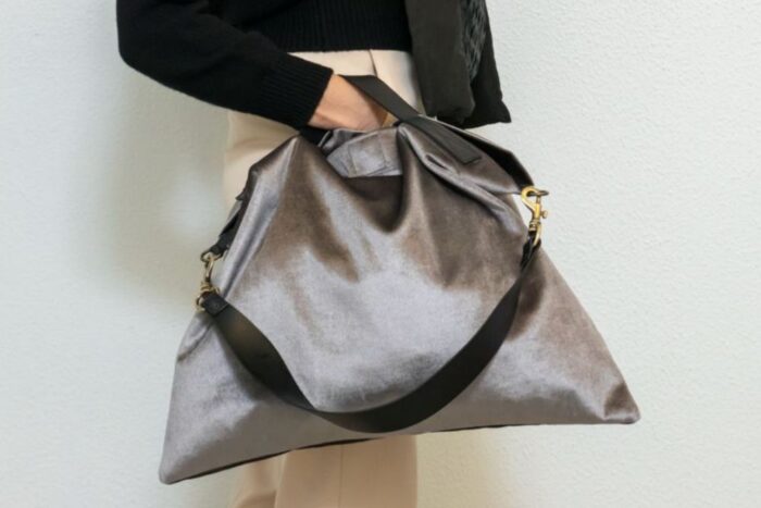 velvet-bag-borsa-shopper-colore-grigio-paola-simeone-brand.jpg