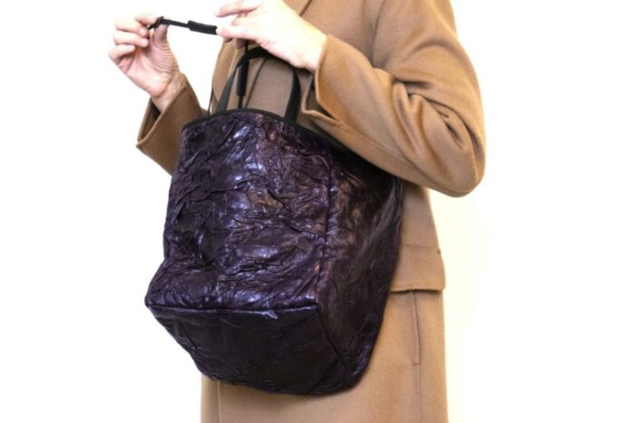 shopper-bag-in-pelle-effetto-plisse.jpg