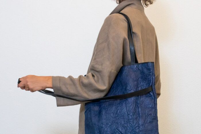 maxi-shopper-bag-in-pelle-colore-blu-navy-paola-simeone