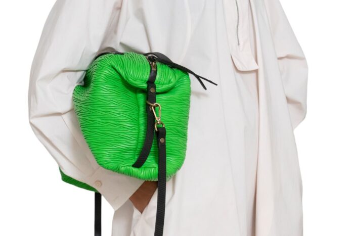 fagotto-borsa-in-pelle-effetto-materasso-verde