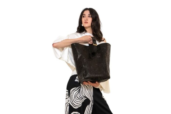borsa-donna-maxi-size-in-pelle-nera