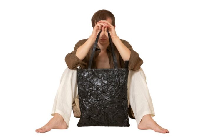 maxi-shopper-in-pelle-lavorazione-stropiccio-pelle-nera