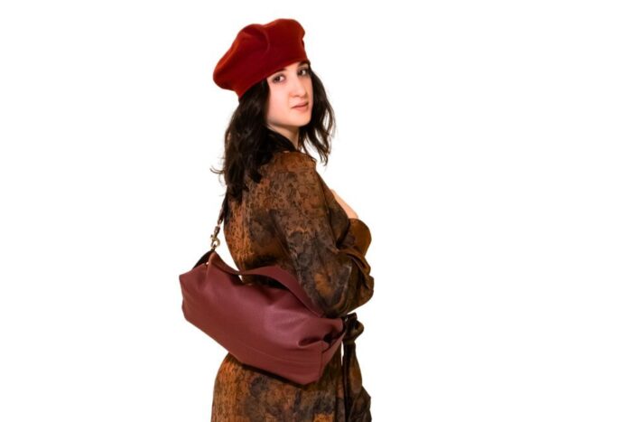 borsa-a-mano-con-tracolla-regolabile-pelle-bordeaux