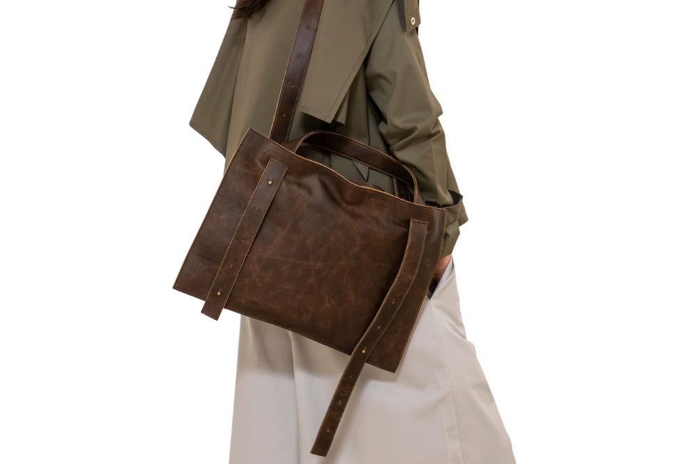 borsa-artigianale-trasformabile-a-mano-a-spalla-a-zaino