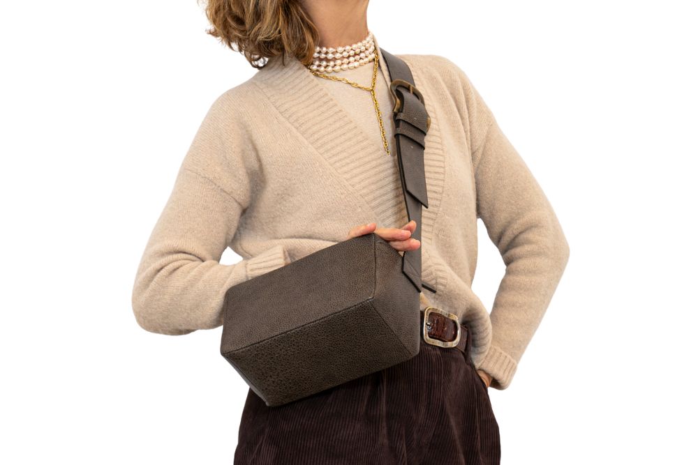 borsa-strutturata-in-pelle-verde-piombo