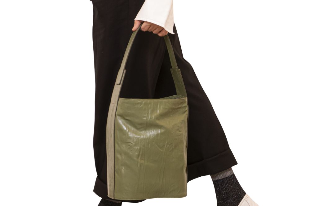 bucket-bag-ss26-paola-simeone