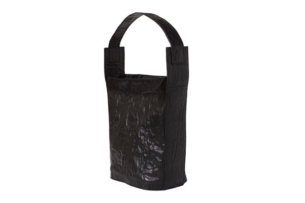 secchiello-nero-paola-simeone-pelle-increspata