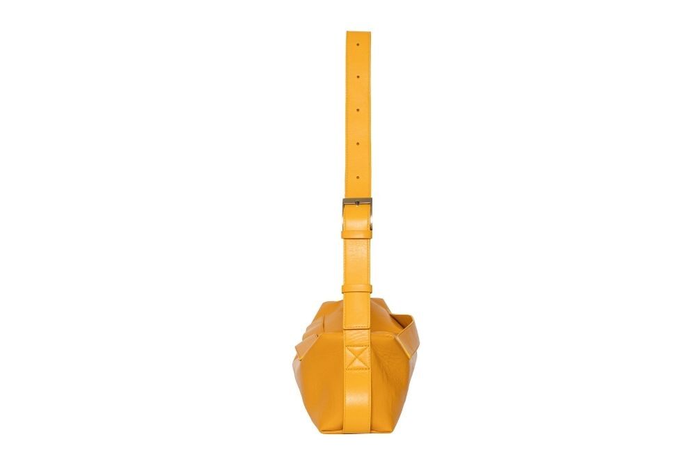 bassotto-borsa-artigianale-pelle-gialla-effetto-stropicciato