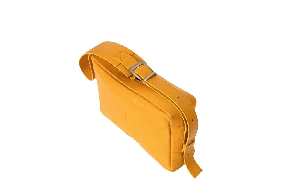 borsa-elegante-tracolla-pelle-gialla