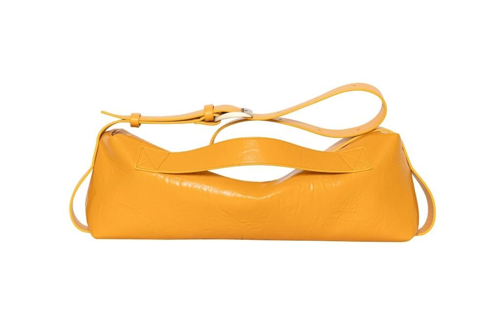 borsa-pelle-gialla-a-mano-con-tracolla-regolabile