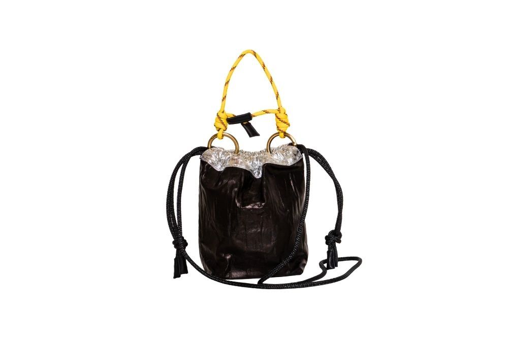 mini-borsina-a-sacchetto-pelle-effetto-increspato-colore-nero
