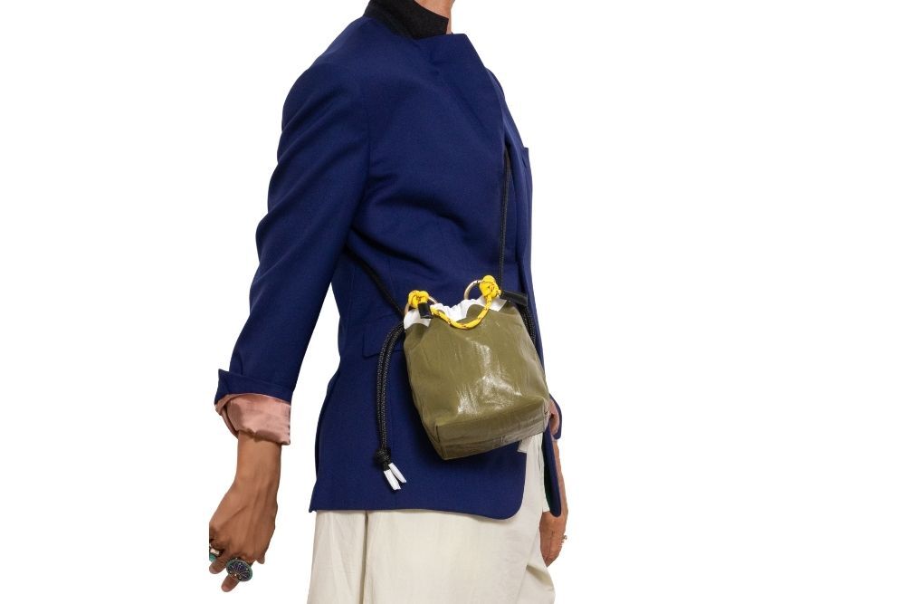 paola-simeone-mini-bucket-bag-pelle-effetto-stropicciato-verde