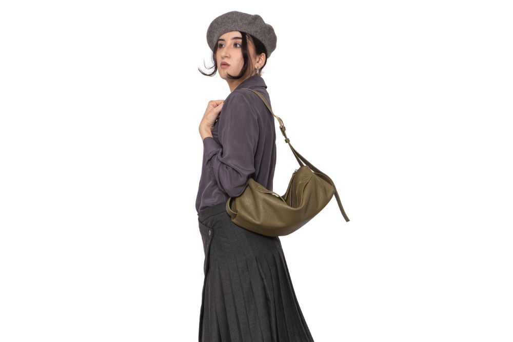 borsa-pelle-tracolla-regolabile-fibbia-verde